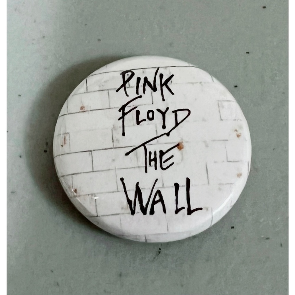 Pink Floyd The Wall Album Cover Art Band Music Fashion Pin Brooch 💿